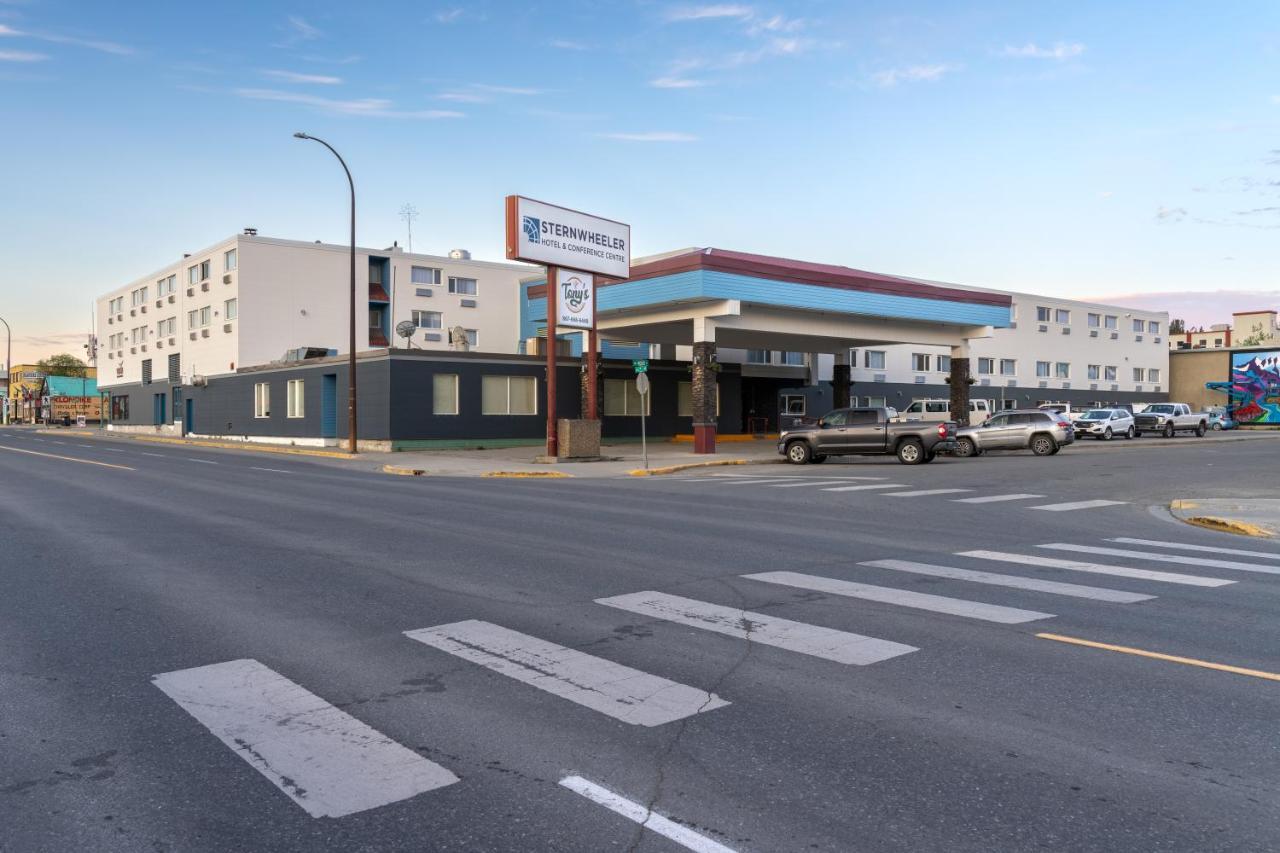 Sternwheeler Hotel And Conference Centre Whitehorse Exterior foto