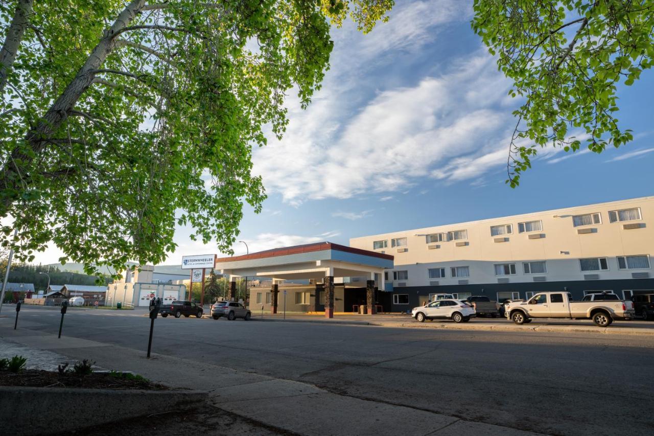 Sternwheeler Hotel And Conference Centre Whitehorse Exterior foto